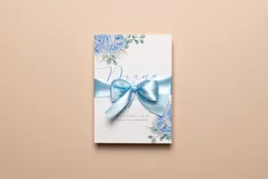 svadobné oznámenie s modrou hortenziou s mašľou