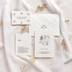 Jednoduché svadobné oznámenie s kresbou nôh páru nevesty a ženícha s pozvaním a obálkou